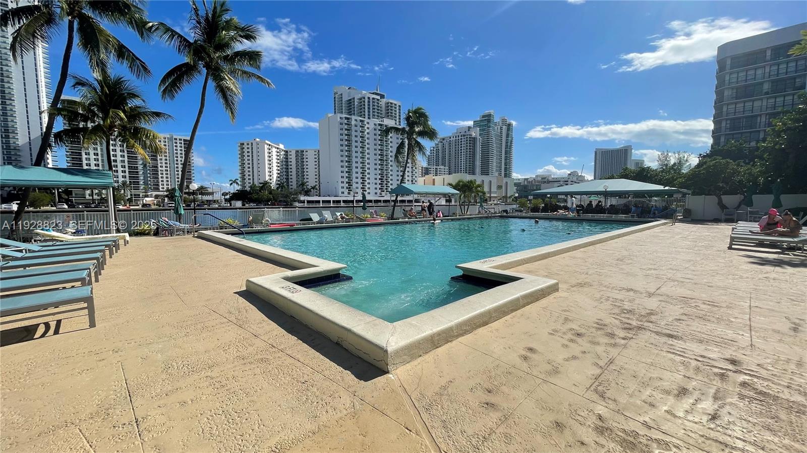 OCEANVIEW PARK CONDO - Residential Lease