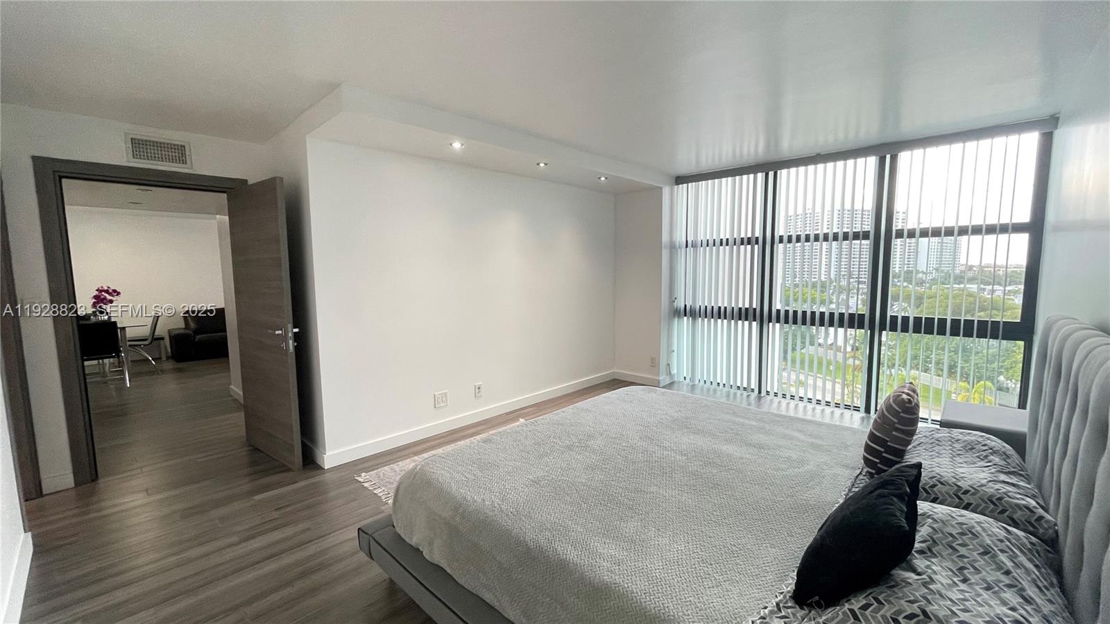 OCEANVIEW PARK CONDO - Residential Lease