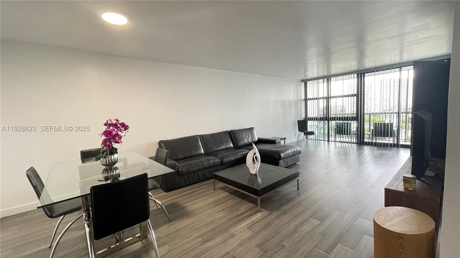 OCEANVIEW PARK CONDO - Residential Lease