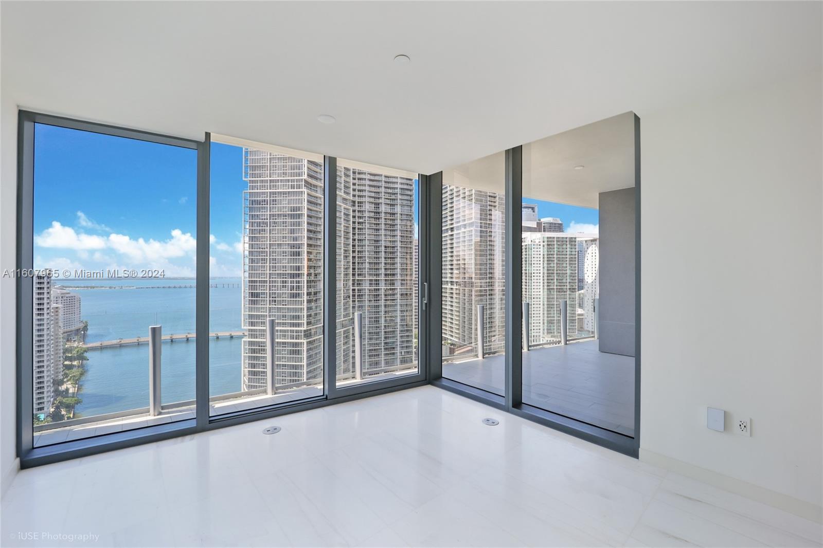 Photo 12 of 16 of 300 Biscayne Blvd Way 2805 condo