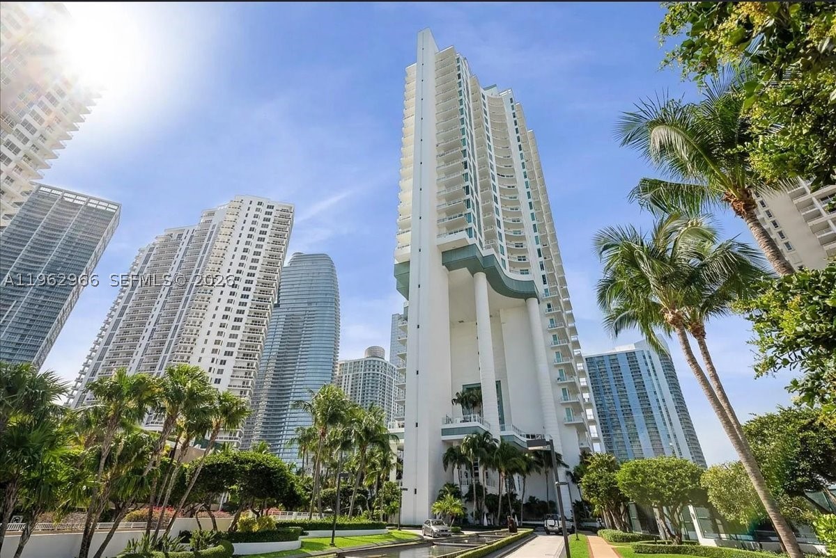 900 Brickell Key Blvd 1101