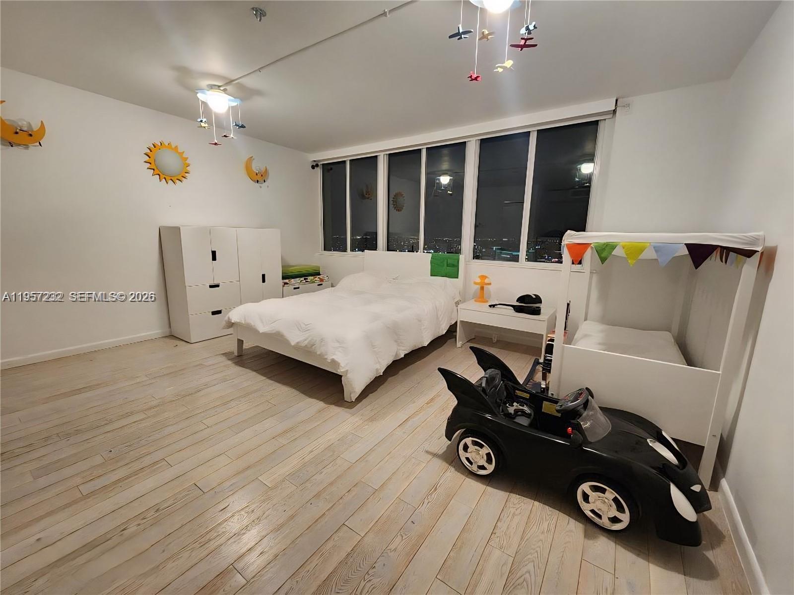 BAYVIEW TOWERS CONDO SOUT - Residential