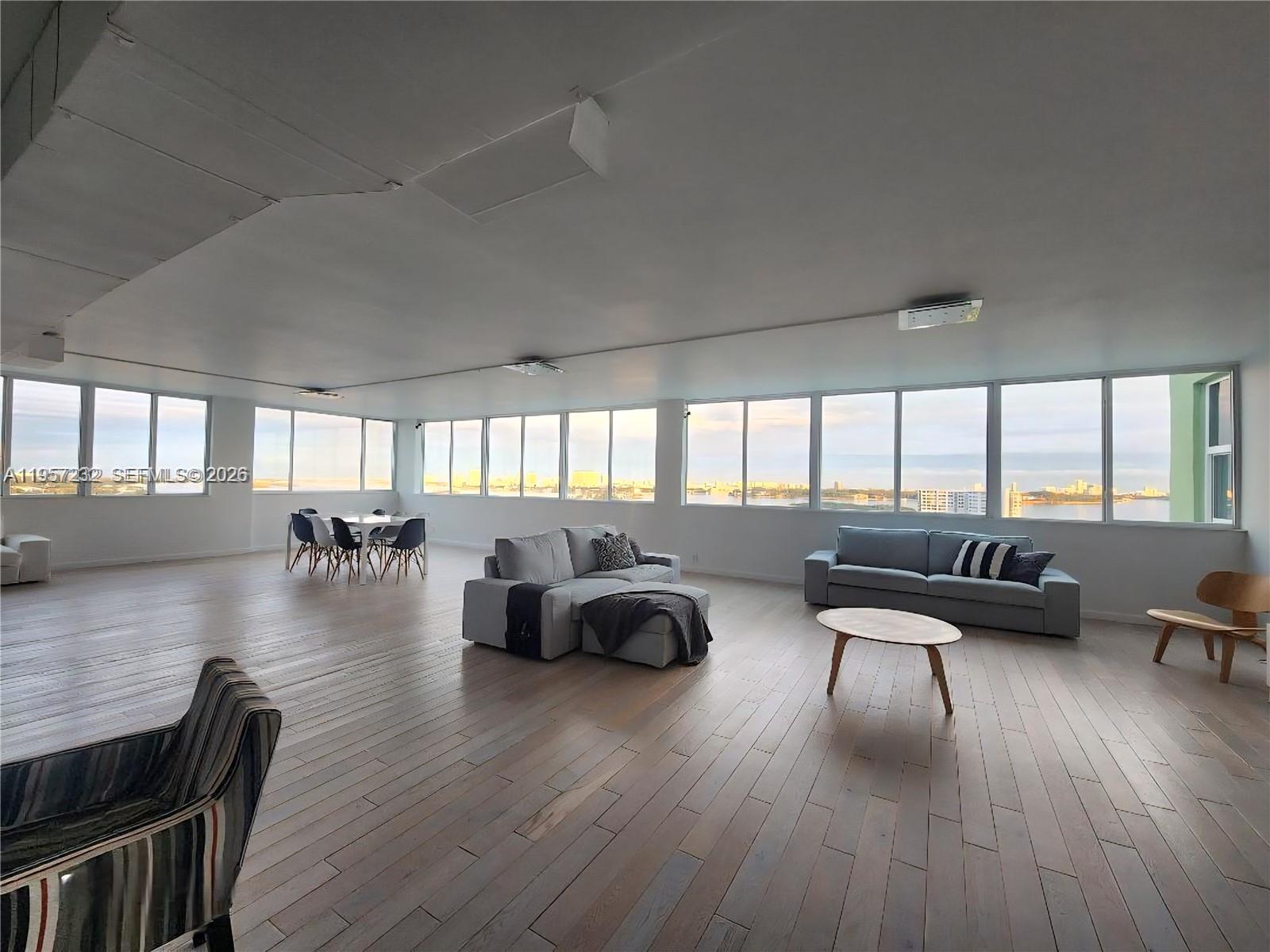 BAYVIEW TOWERS CONDO SOUT - Residential