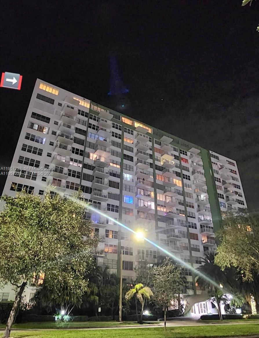 BAYVIEW TOWERS CONDO SOUT - Residential
