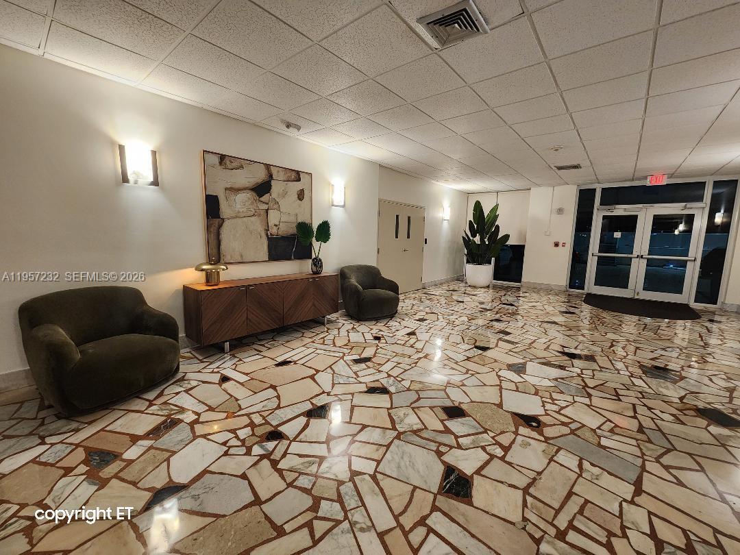 BAYVIEW TOWERS CONDO SOUT - Residential