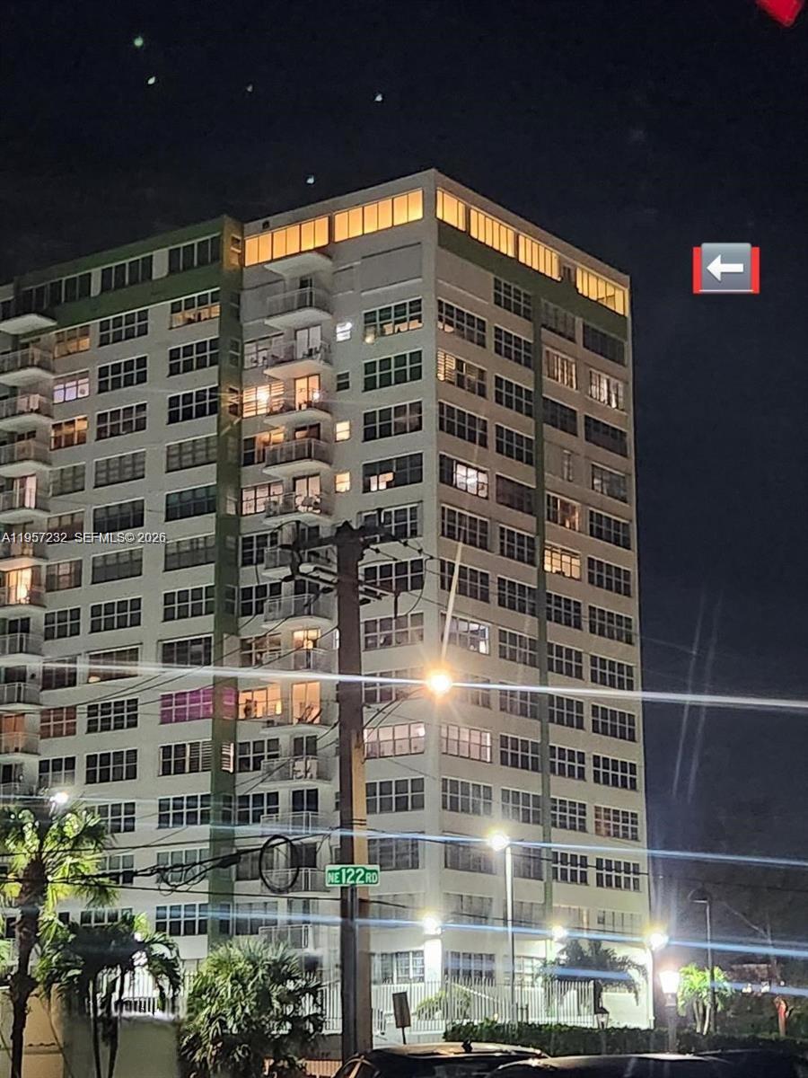 BAYVIEW TOWERS CONDO SOUT - Residential