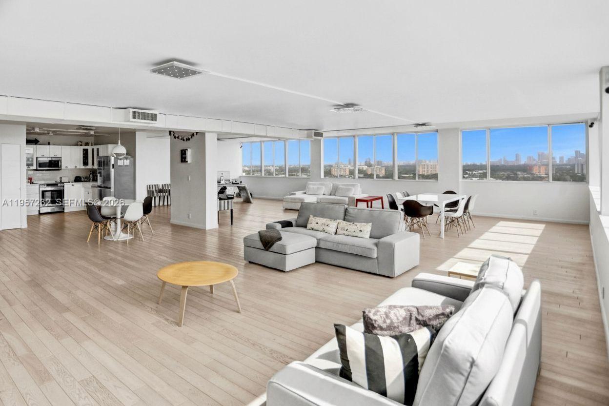 BAYVIEW TOWERS CONDO SOUT - Residential