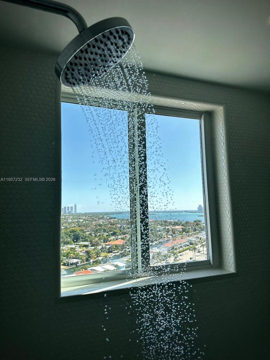 BAYVIEW TOWERS CONDO SOUT - Residential