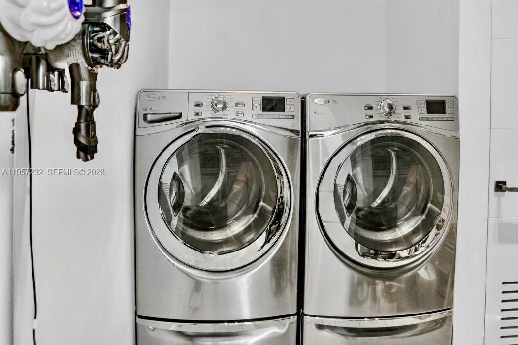 BAYVIEW TOWERS CONDO SOUT - Residential