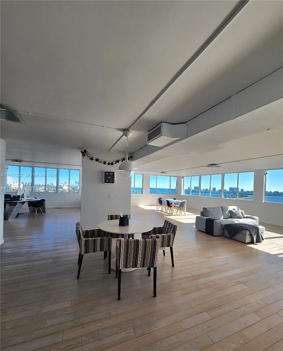 BAYVIEW TOWERS CONDO SOUT - Residential