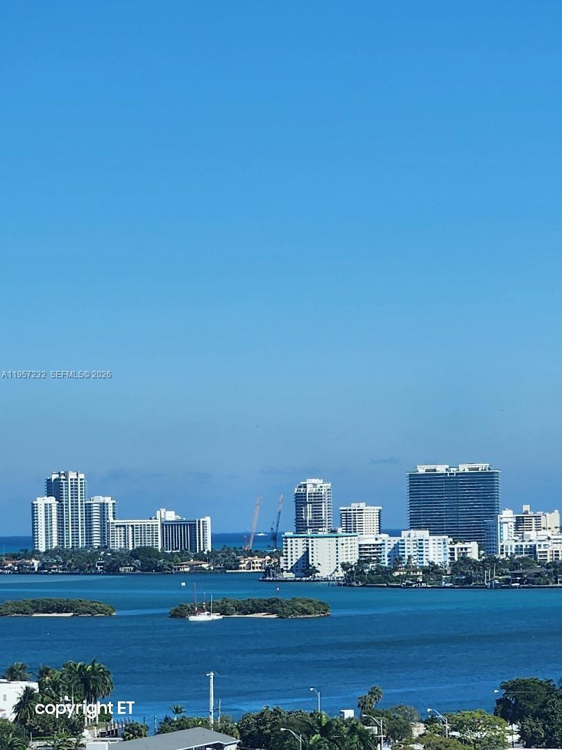 BAYVIEW TOWERS CONDO SOUT - Residential