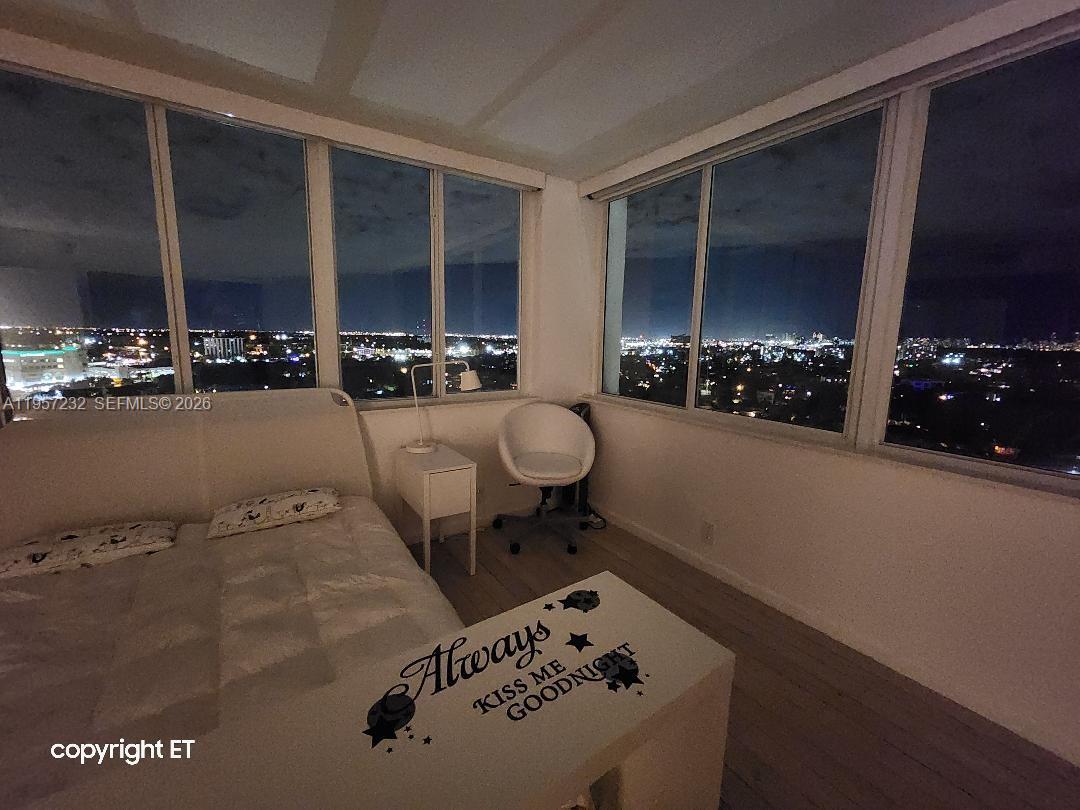 BAYVIEW TOWERS CONDO SOUT - Residential