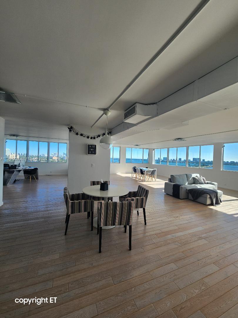 BAYVIEW TOWERS CONDO SOUT - Residential