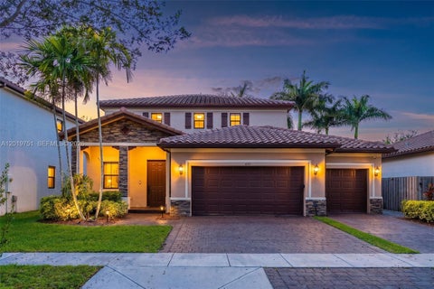 Photo of 633 SE 35th Ter, Homestead, FL 33033 (MLS # A12019751)
