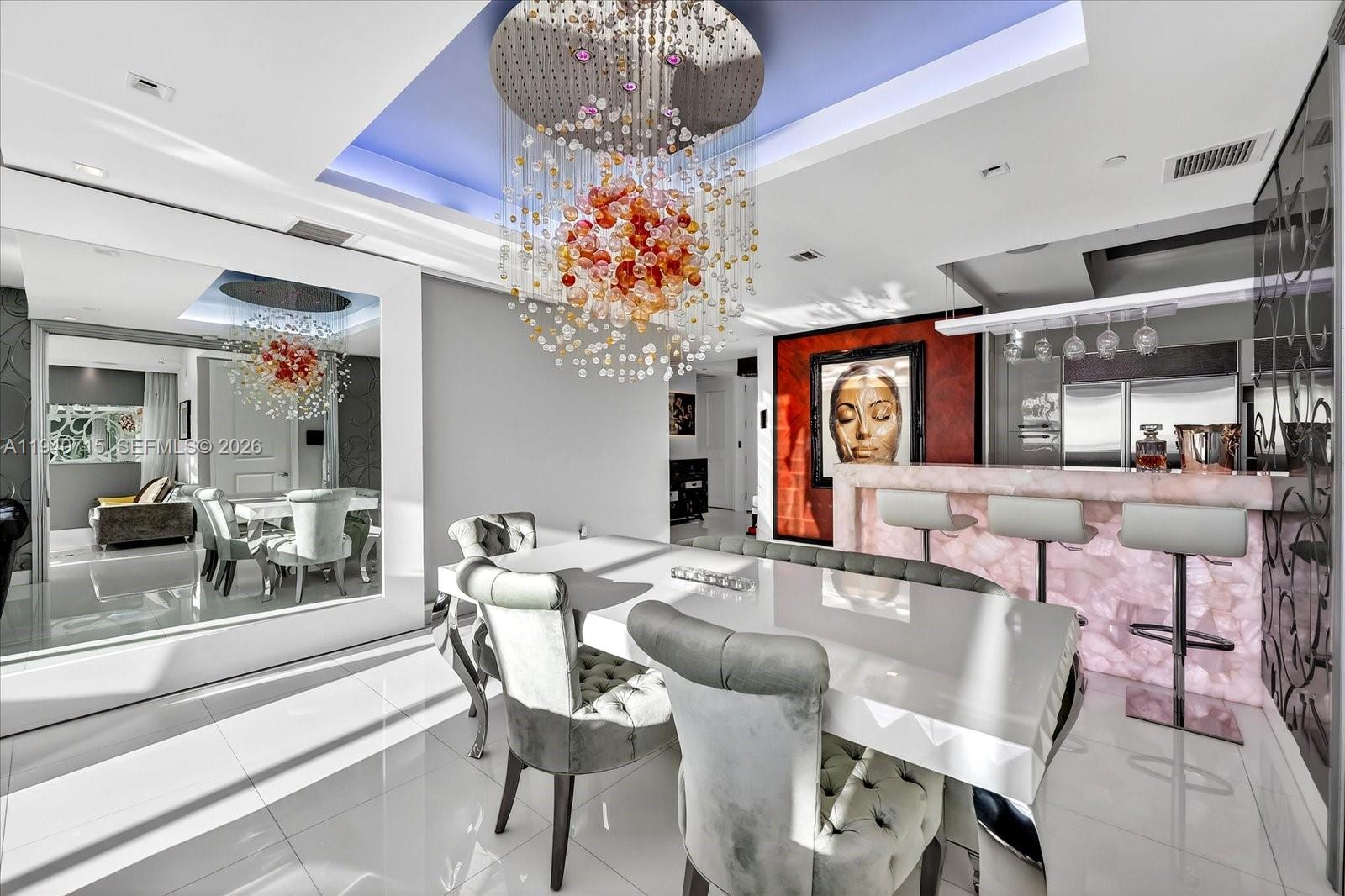 CONTINUUM ON SOUTH BEACH - Residential