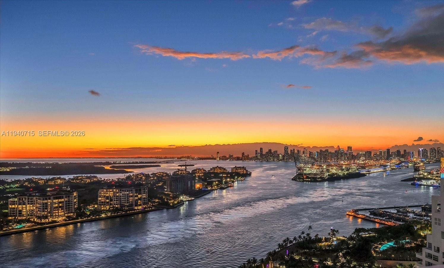 CONTINUUM ON SOUTH BEACH - Residential