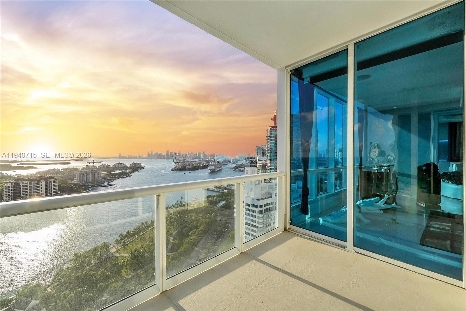 CONTINUUM ON SOUTH BEACH - Residential
