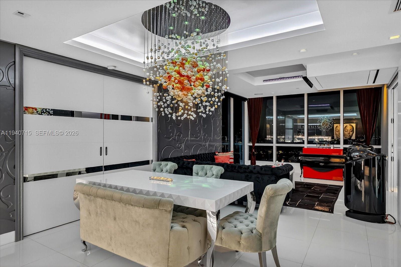 CONTINUUM ON SOUTH BEACH - Residential