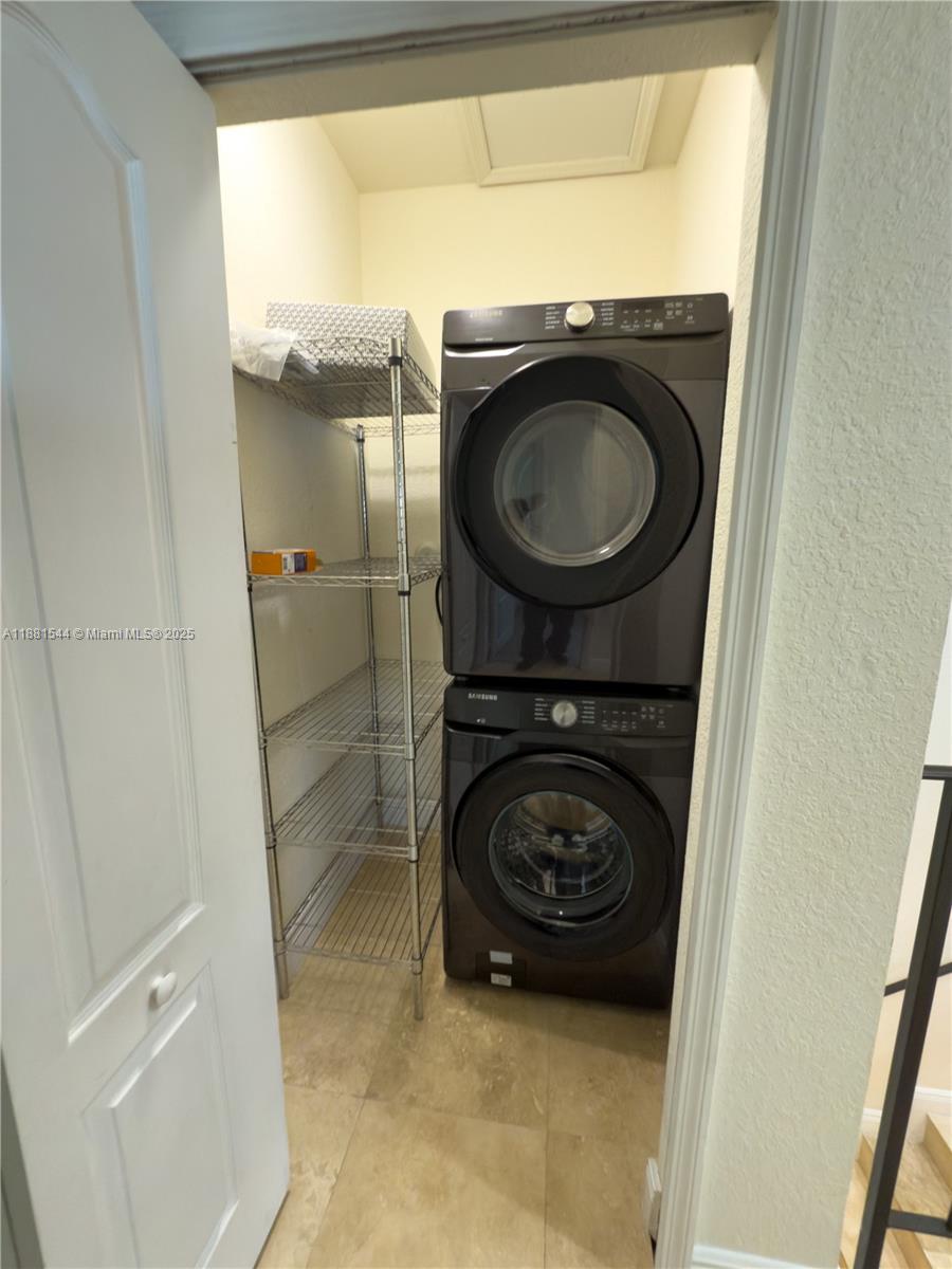 INDIANA GROVE CONDO - Residential Lease