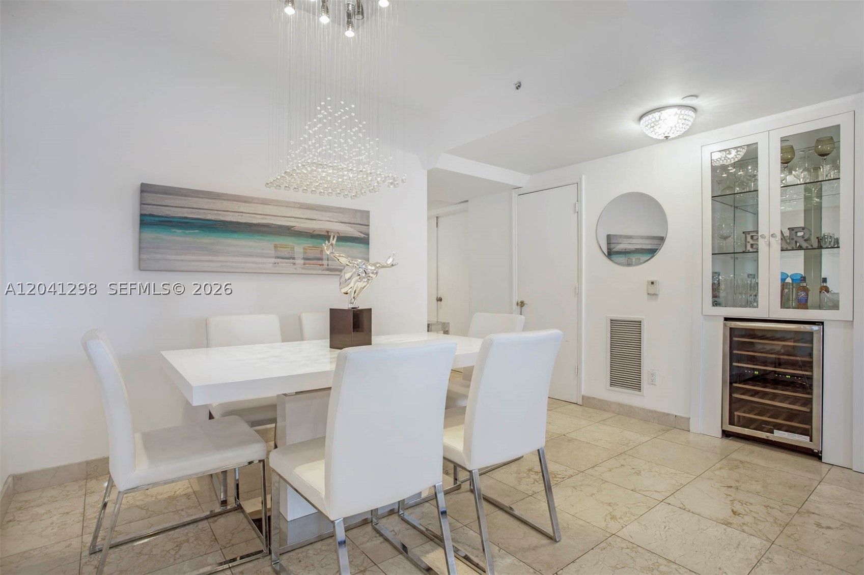 4775 Collins Ave 2508
