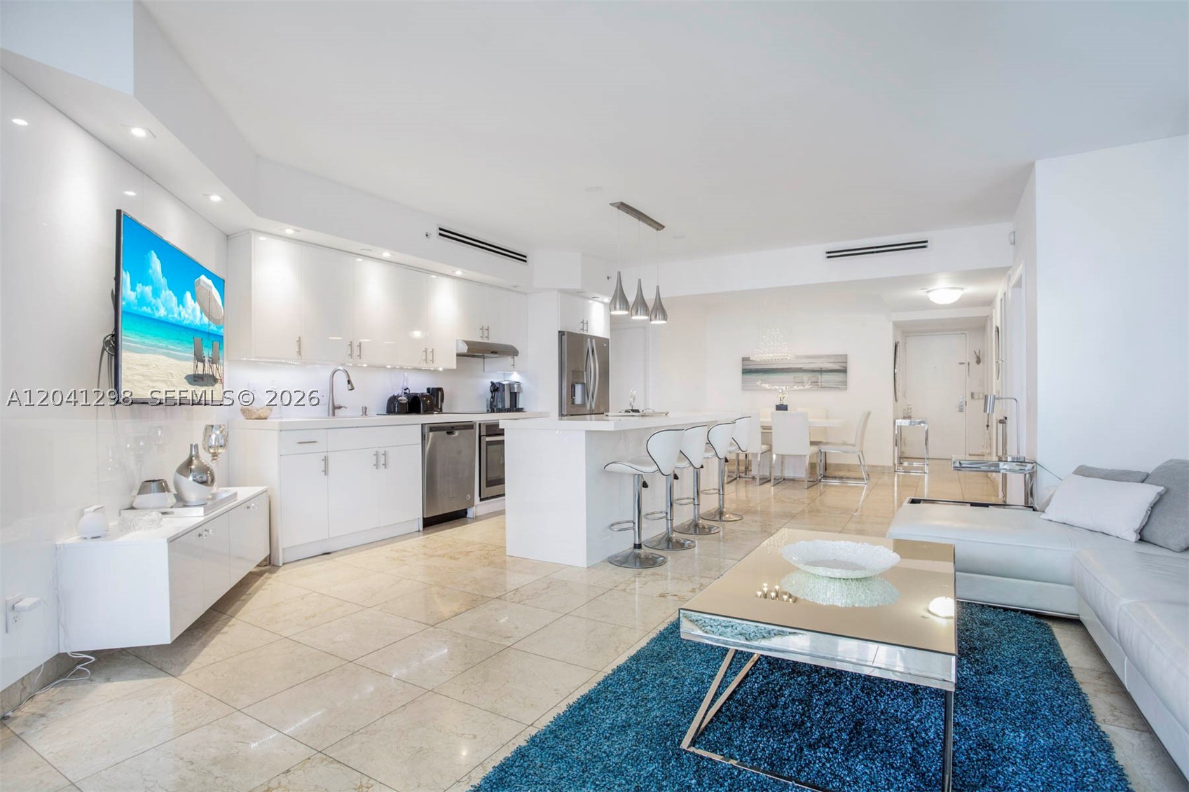 4775 Collins Ave 2508