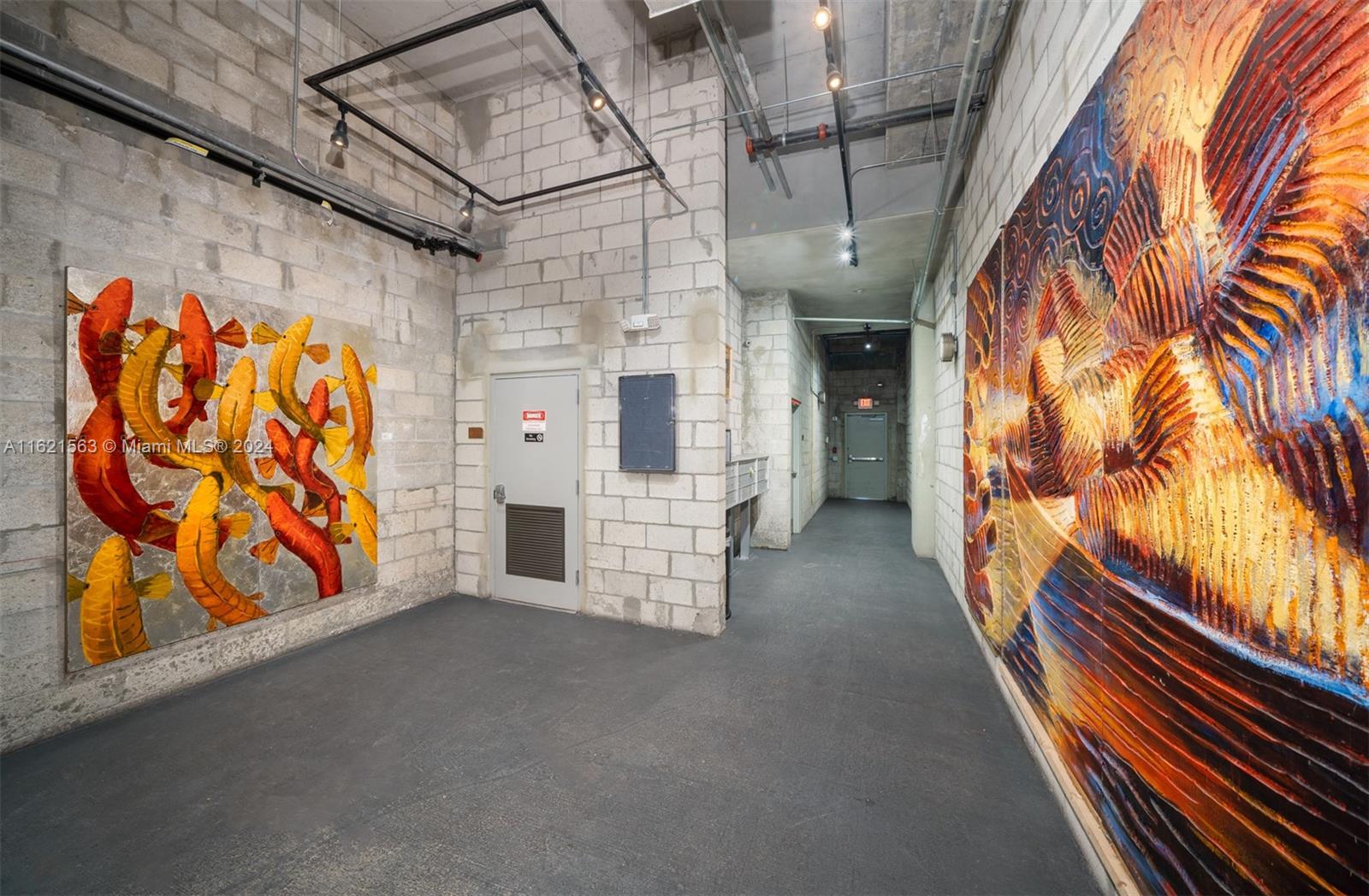 250 NW 23rd St 202