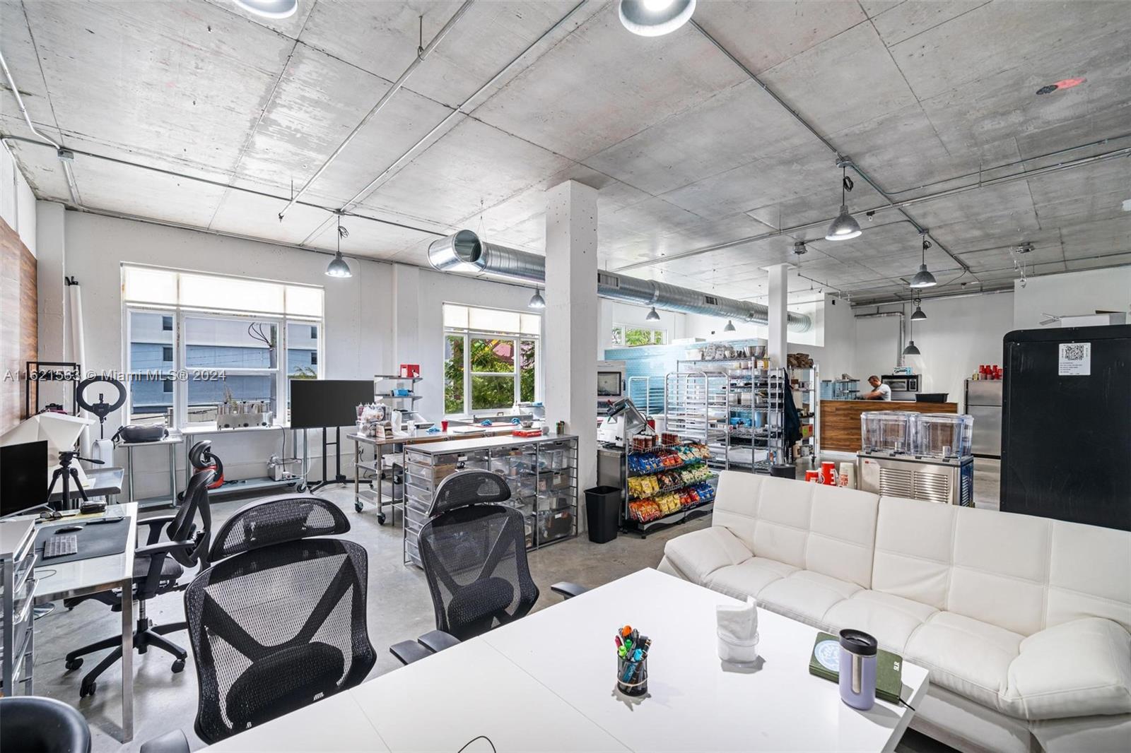 250 NW 23rd St 202