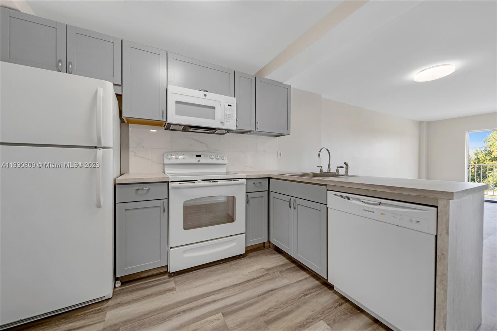 Fully Renovated Spacious apartment with an open floor plan. New bathroom Waterproof laminate floors all over with a large walk-in closet. Excellent location close to Aventura Mall, FIU, and beaches. NO PETS ARE PERMITTED AS PER THE ASSOCIATION.