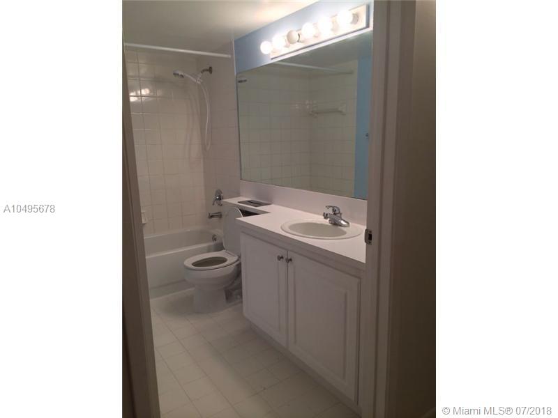 THE YACHT CLUB AD AVENTURA - Residential Lease