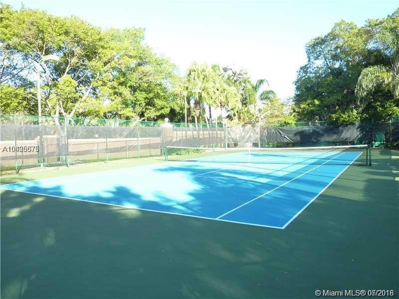 THE YACHT CLUB AD AVENTURA - Residential Lease