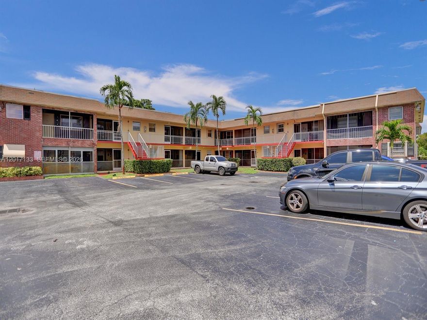 BEAUTIFUL AND CLEAN 1ST FLOOR ,CENTRALLY LOCATED CONDO WITH NO AGE LIMIT. PERFECT FOR INVESTORS AND END USER.ALSO CAN RENT IMMEDIATELY. FRESHLY PAINTED WITH CERAMIC FLOORING THROUGHOUT. NEWER A/C AND DISHWASHHER. . SCREENED PORCH. JUST ONE BLOCK WEST OF UNIVERSITY.PARKING IS RIGHT IN FRONT OF THE UNIT.VERY SAFE COMMUNITY WITH POOL AND OTHER AMMENITIES.CLOSE PROXIMITY TO EVERYTHING.