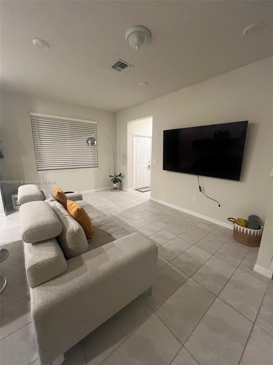 SOMERSET PLAZA - Residential Lease