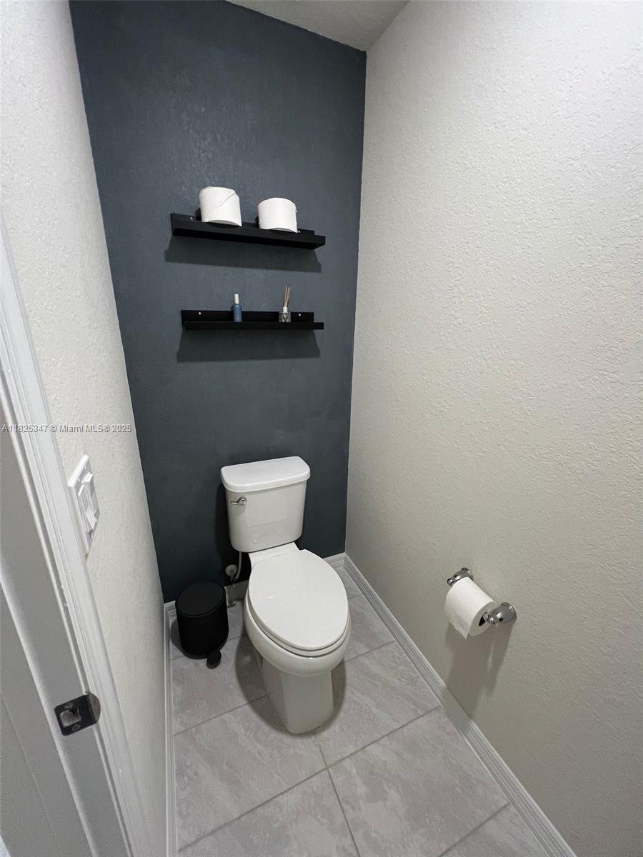 SOMERSET PLAZA - Residential Lease