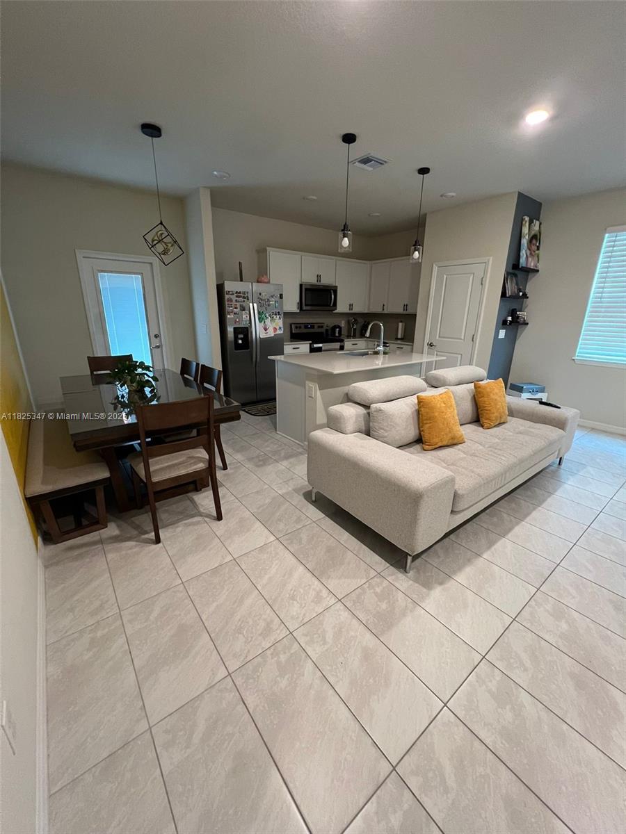 SOMERSET PLAZA - Residential Lease