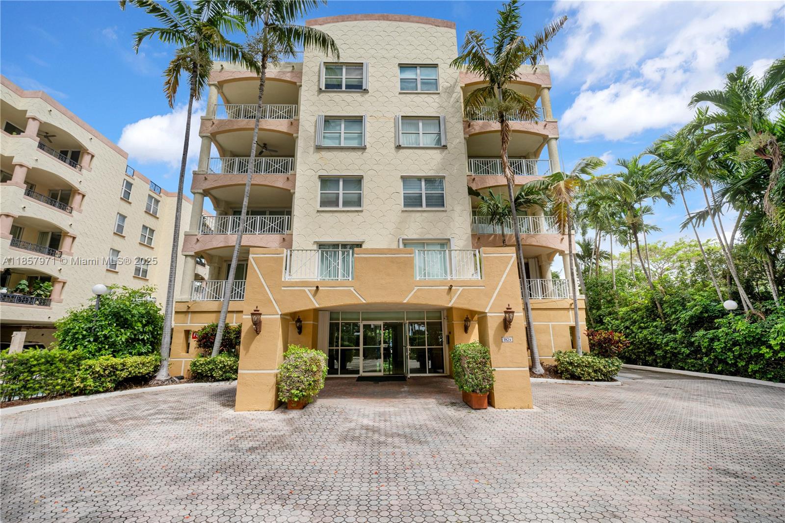 Rarely available gem in a boutique building on Brickell Ave! Freshly painted top-floor corner unit offers a serene retreat in the heart of the vibrant city. With a well-designed split floor plan, this spacious home features 2 bedrooms and 2 baths, providing both privacy and comfort.
Step outside to your huge private balcony, perfect for sipping coffee in the morning or unwinding with a glass of wine while enjoying the expansive treetop views. The building is secure and well-maintained, ensuring peace of mind for residents.
Conveniently located with easy access to US-1, I-95, and beautiful Key Biscayne, you’ll enjoy the best of both worlds—city living with a tranquil atmosphere. Don’t miss this rare opportunity to own a slice of paradise in one of Brickell’s most sought-after locations.