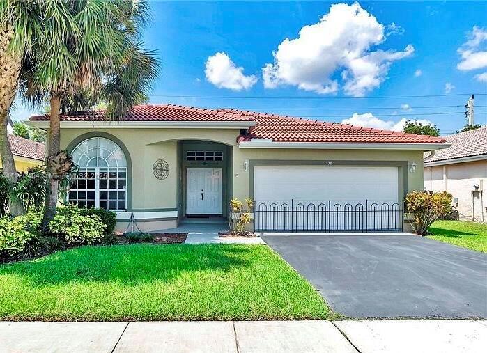 38 Gables Blvd, Weston, Broward County, Florida - 3 Bedrooms  
2 Bathrooms - 