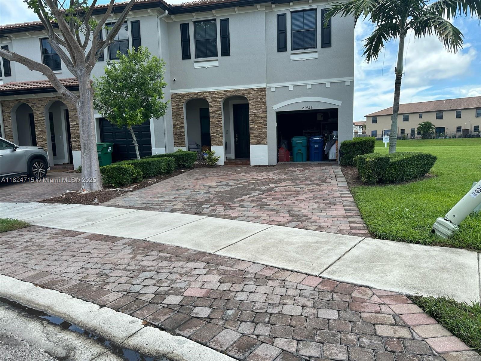 Rental Property at 23983 Sw 118th Ave, Homestead, Miami-Dade County, Florida - Bedrooms: 3 
Bathrooms: 4  - $2,900 MO.