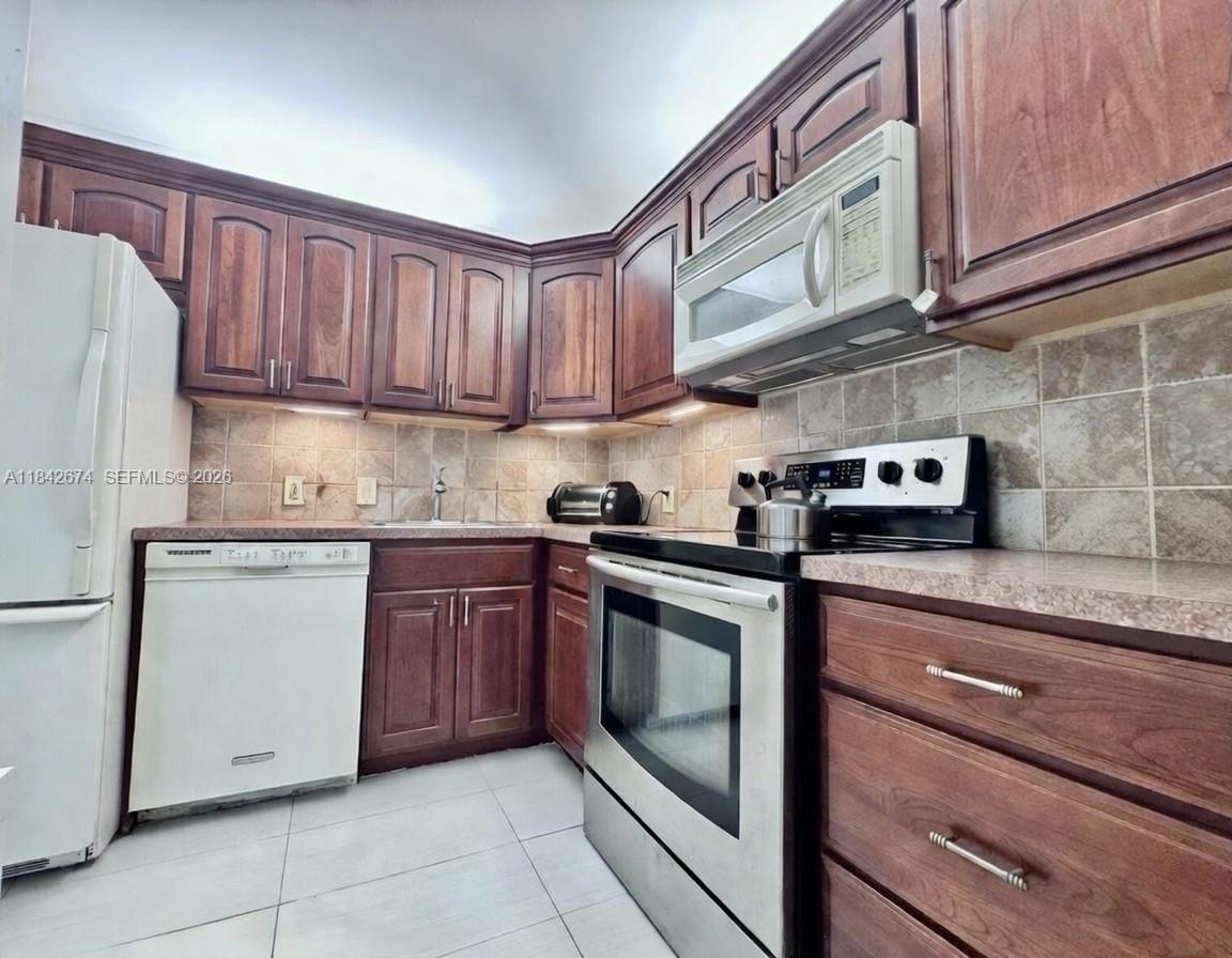 BISCAYA III CONDO - Residential