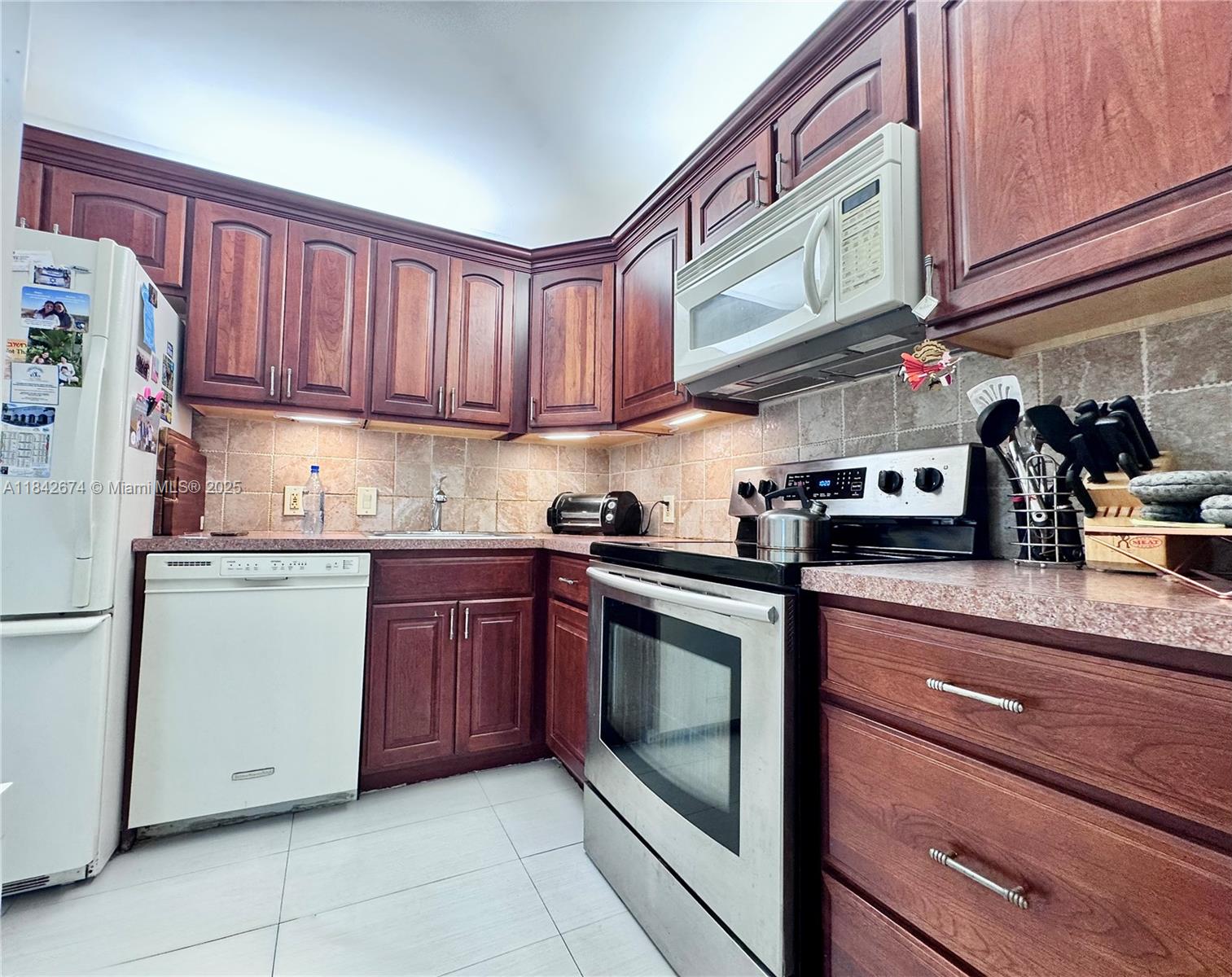 BISCAYA III CONDO - Residential