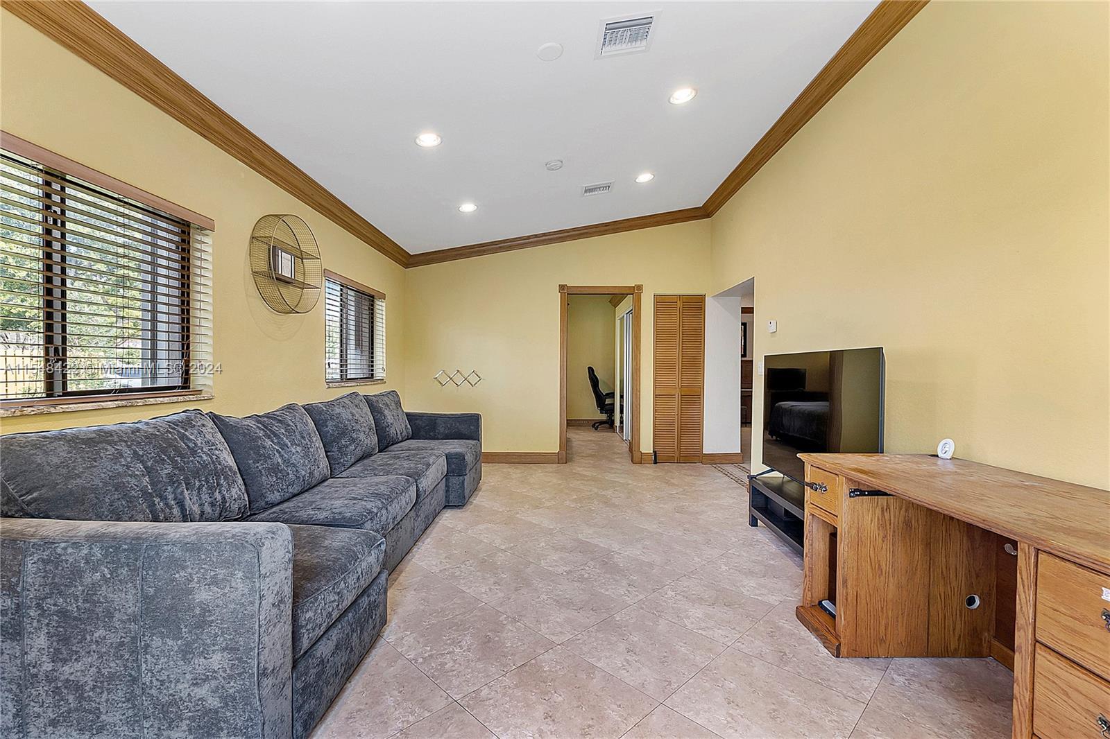 SADDLE-UP PLAT - Residential