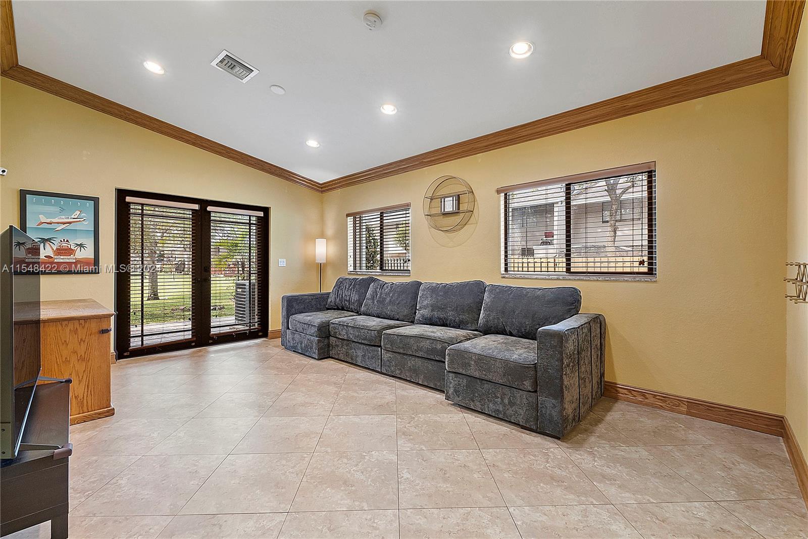 SADDLE-UP PLAT - Residential