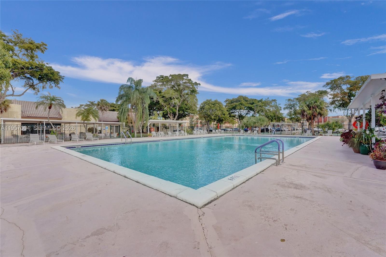 OAKBROOK IV V VI VII COND - Residential