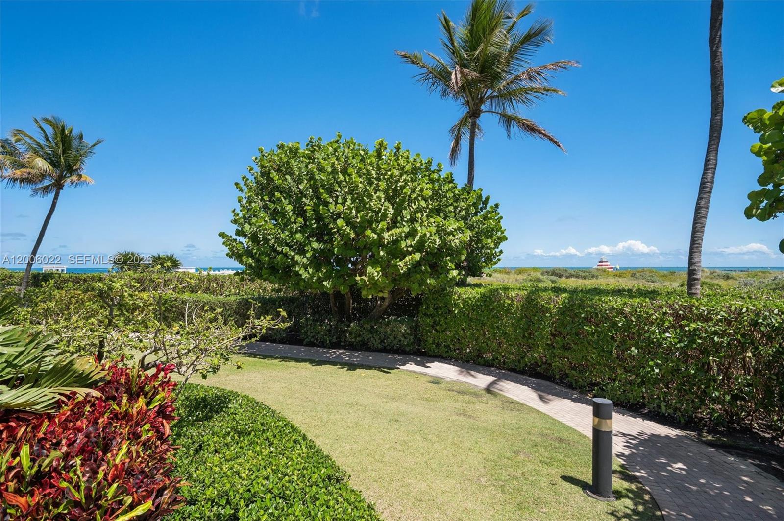 CONTINUUM ON SOUTH BEACH - Residential