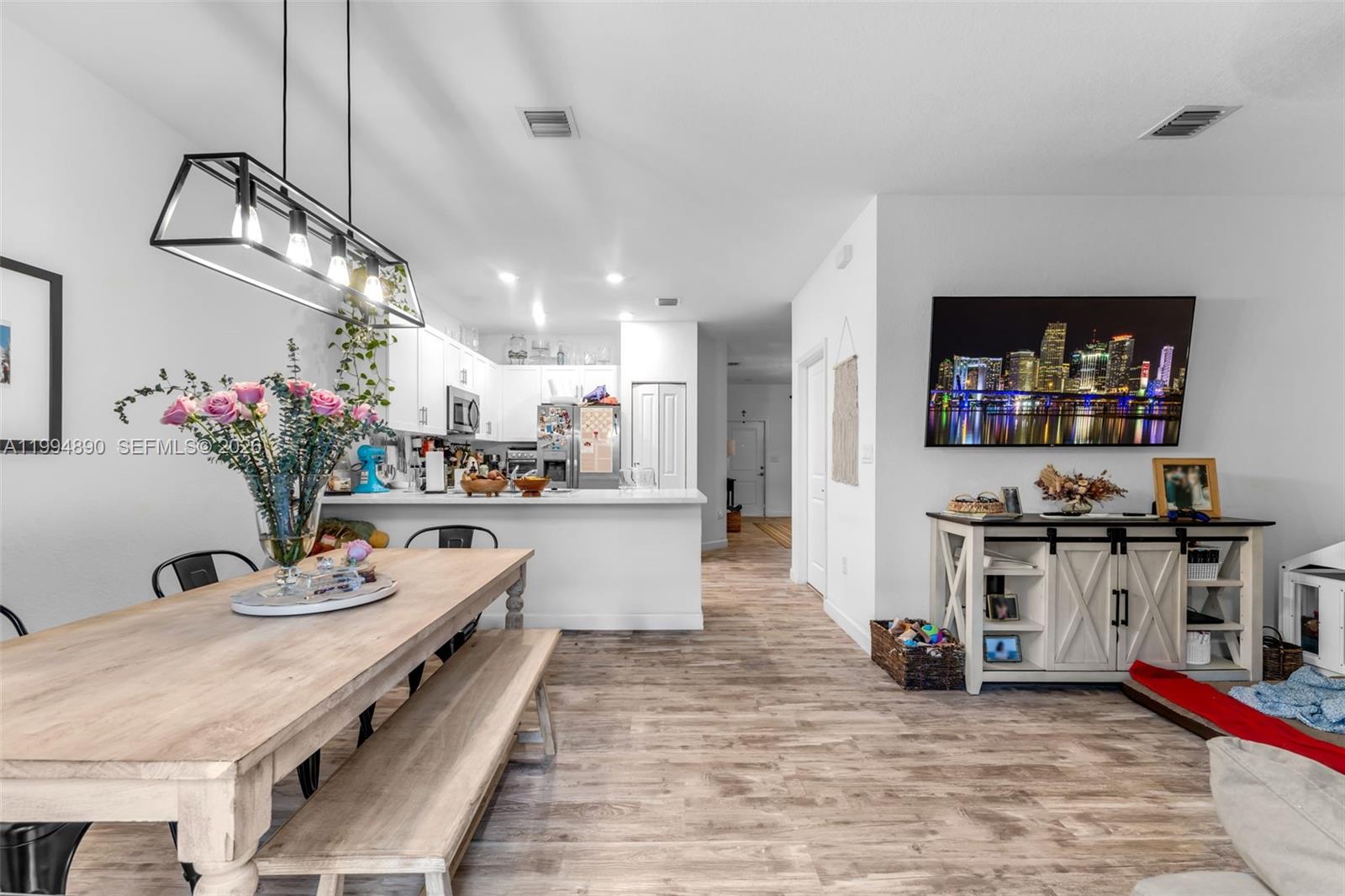 PINE ISLE - Residential