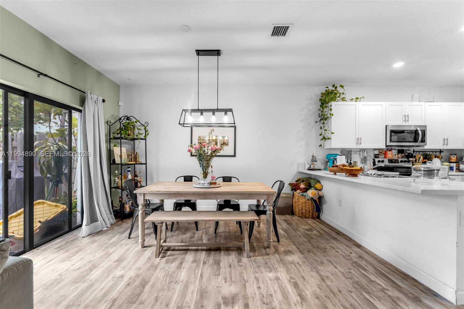 PINE ISLE - Residential