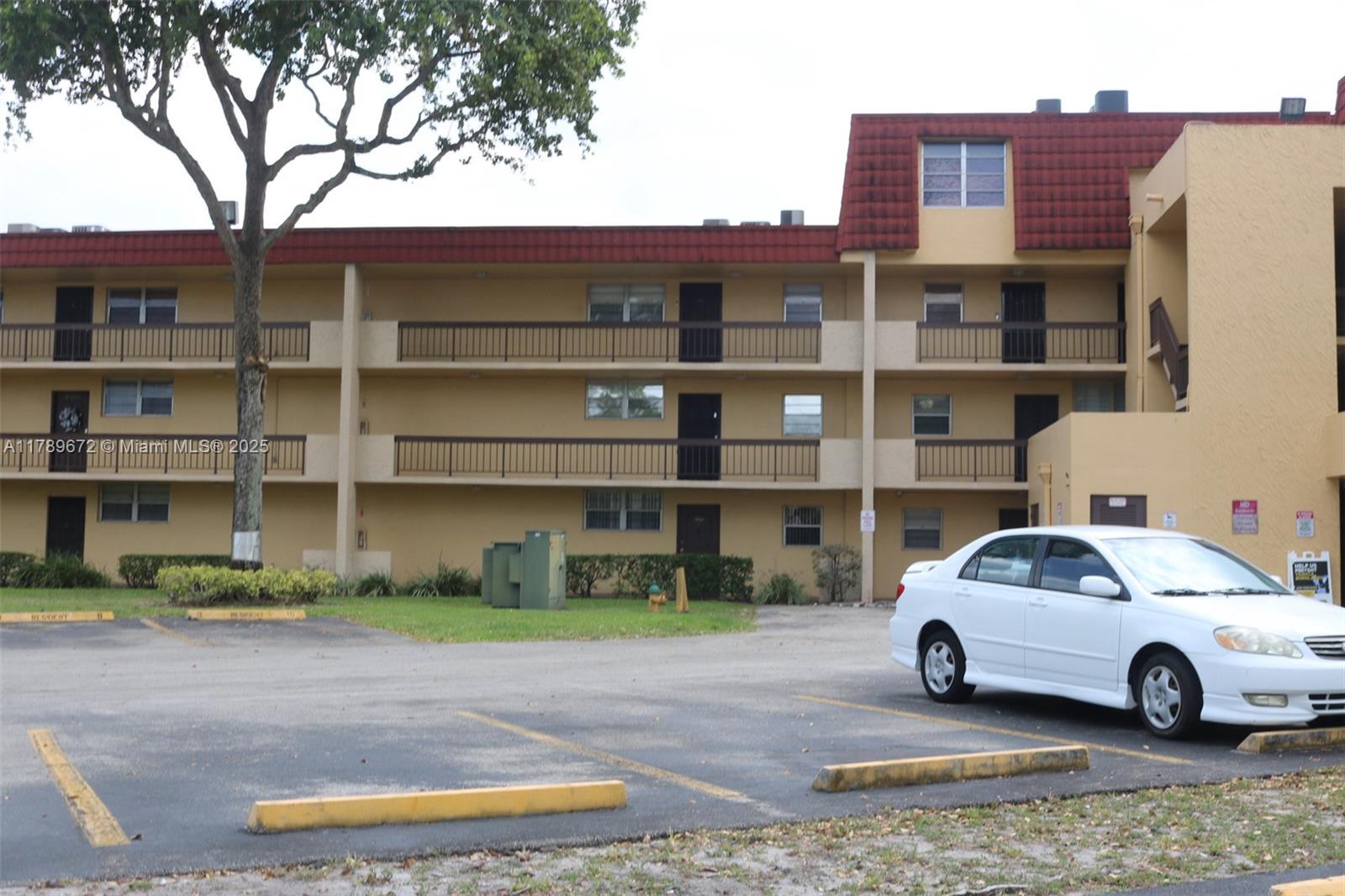 3490 Foxcroft Rd B304, Miramar, Broward County, Florida - 2 Bedrooms  
2 Bathrooms - 