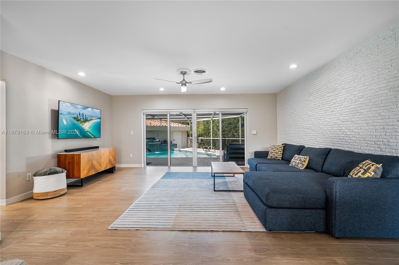 PL OF GOVT - Residential