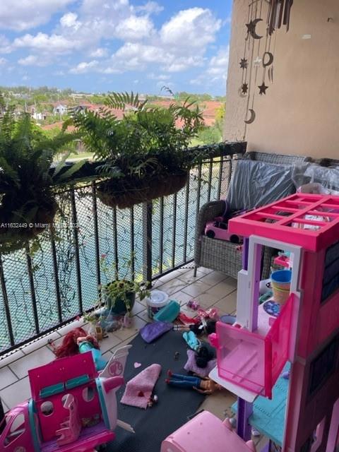 LAS BRISAS VILLAGE CONDO - Residential