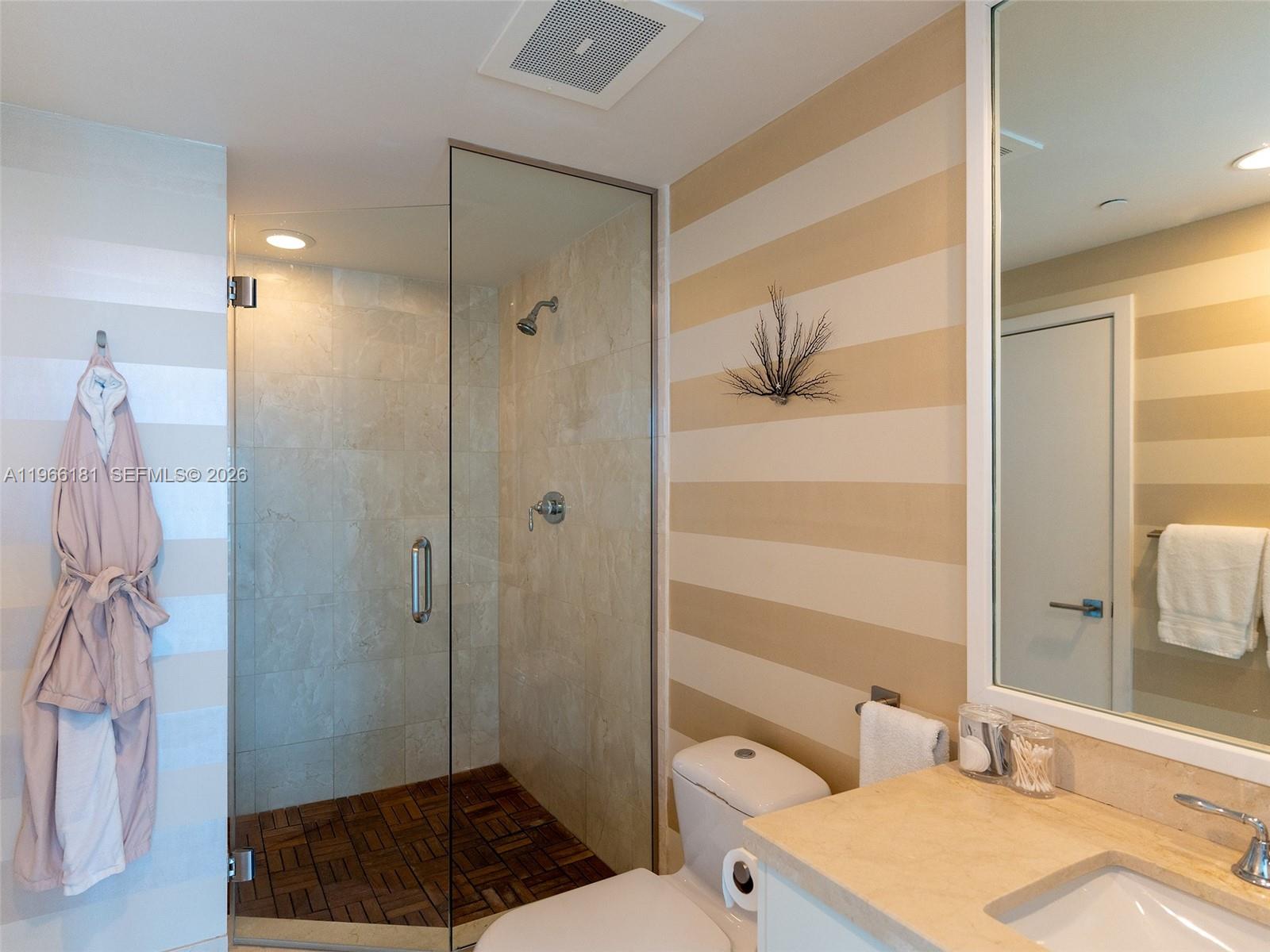 6799 Collins Ave 704