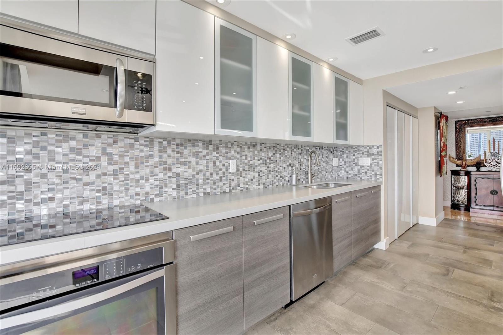 4000 ISL BLVD WILLIAMS IS - Residential